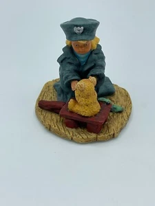 1998 Woodrow's Holler "When I Grow Up" Porzellan Polizeimädchen mit Teddy Figur - Bild 1 von 5