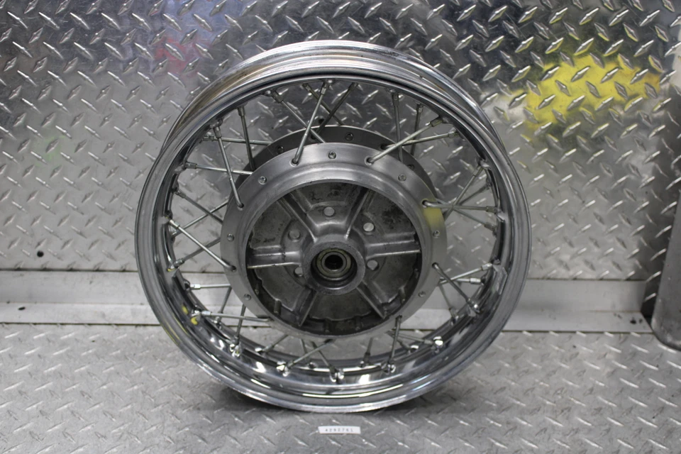 Suzuki Savage 650 LS650 1997 rueda trasera  Foto 1 de 4