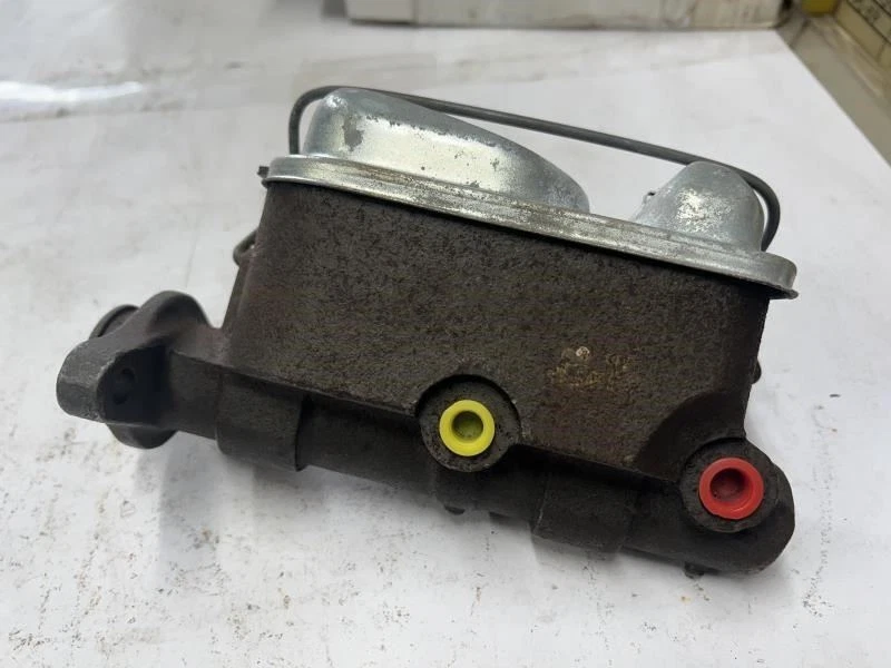 Cilindro mestre de freio com reservatório para Ford Country Squire LTD Lincoln Mercury - Imagem 1 de 3