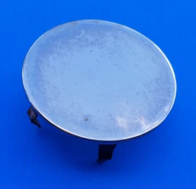 CHRYSLER VOYAGER SEBRING DODGE GRAND CARAVAN (1) WHEEL RIM HUB CAP CENTER OEM A8 - Image 1 of 4