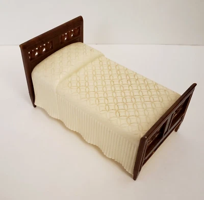 Vintage Renwal Plastic Dollhouse Furniture Bedroom Bed Brown w/ Cream Bedspread - Image 1 of 4