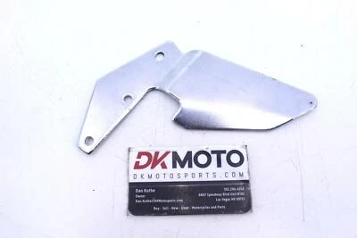 04-09 SUZUKI GS500F OEM JUEGO TRASERO DERECHO CUBIERTA PROTECTOR TALÓN R7.BX3 Foto 1 de 4