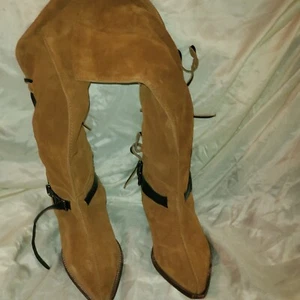 NEU Free People Damen schwarz Rücken-Spitze Sway niedrig lässig Wildleder Stiefel Leder 10 - Bild 1 von 8