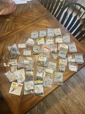 Nuevo surtido OEM hardware automotriz HONDA TOYOTA FORD GM Foto 1 de 4