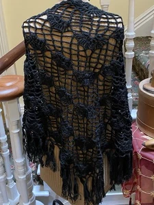 VINTAGE BLACK CROCHET FRINGED TRIANGULAR SHAWL HAND MADE BESPOKE - Picture 1 of 4
