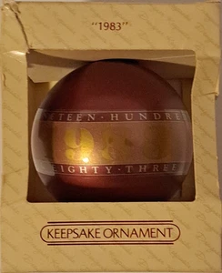 Hallmark Designer Keepsake Glass Ornament "1983" - Picture 1 of 3
