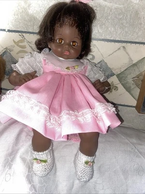 "Muñeca afroamericana 1965 vintage 13"" negra Madam Alexander Pussy Cat Doll" Foto 1 de 4