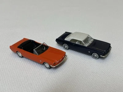 Busch Automodelle 1:87 #47501 Ford Mustang Coupe Convertible Lot Orange Blue HO - Image 1 of 3