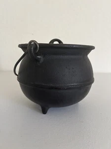 Vintage Cheneweth Tra-Sur Cauldron Cast Iron Footed Lid & Bail 5” Tall 6” Wide - Picture 1 of 6