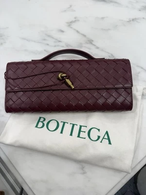 Bolso de Mano BOTTEGA VENETA $3500 Borgoña Andiamo Mango Superior Foto 1 de 4