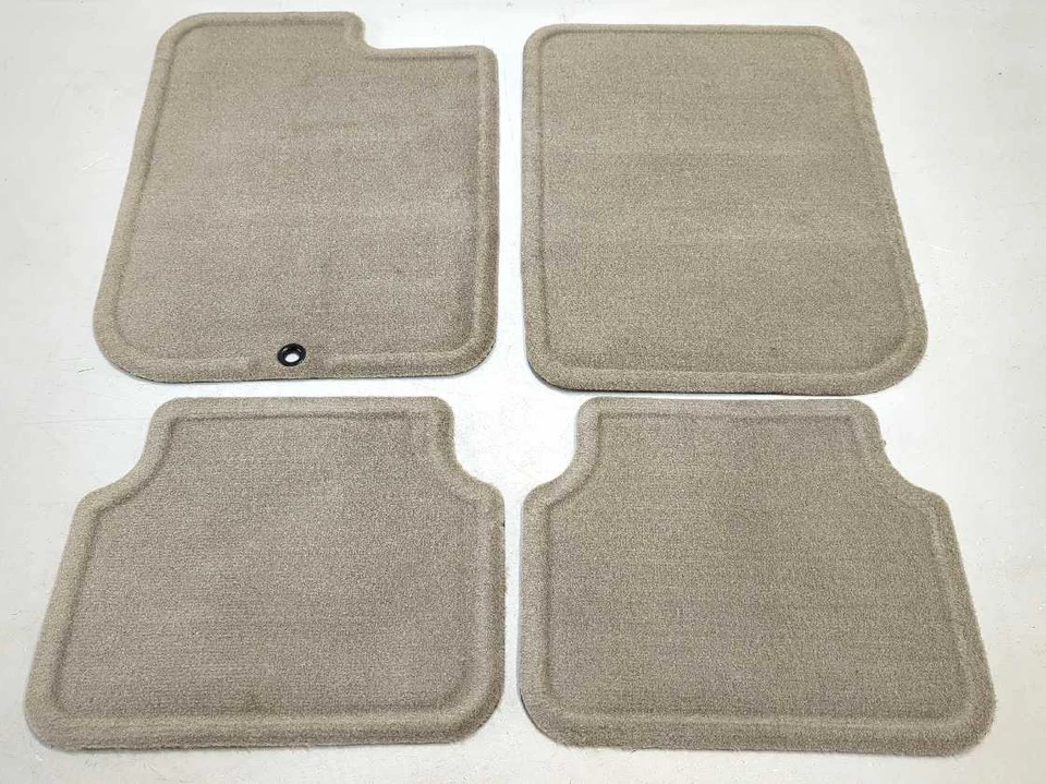 全新 原始设备制造商 正品 通用 脚垫 2003 - 2007 土星 离子 深棕褐色 地毯套装 22716618 — 第 1/4 张图片