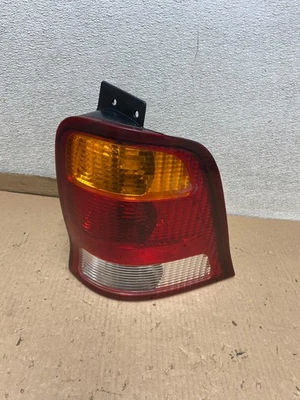 Luz trasera Ford Windstar 1999 a 2003 pasajero derecho lado derecho OEM U8322 DW Foto 1 de 4