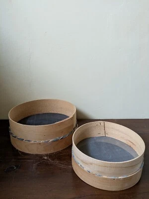 SETACCIO PASSINO farina grano con telaio in legno e fondo a rete fina Vintage - Immagine 1 di 4