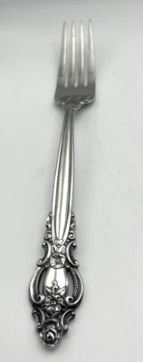 Tenedor de cena brillante International Lyon FRONTENAC de acero inoxidable de 7 3/4" Foto 1 de 4