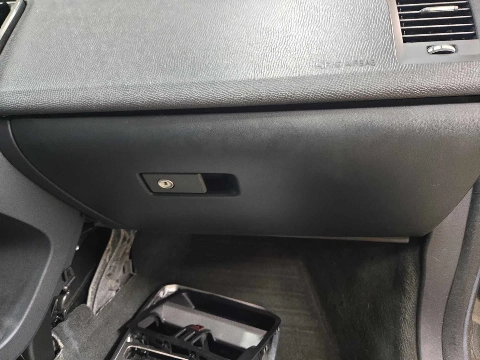 Guantera VOLVO 60 SERIES 10 11 12 13 Foto 1 de 1