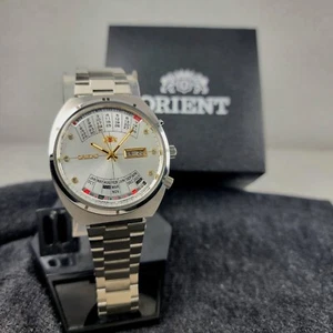 VINTAGE ORIENT COLLEGE MULTI YEAR CALENDAR AUTOMATIC WHITE JAPANESE MOV'T WATCH - Picture 1 of 12
