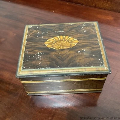 Contenedor de lata de galletas radiantes de 1920 con patrón de carcasa madera burlada diseño de imitación Foto 1 de 4