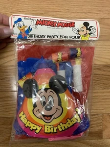 Fiesta de cumpleaños vintage de Walt Disney Mickey Mouse para 4 sombreros y sopladores - Imagen 1 de 2