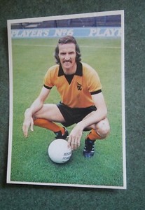 PANINI 1975 DEREK DOUGAN WOLVES VERY RARE SUPERSTARS STIG UNUSED STICKER CARD 65