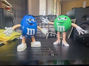 Mars Incorporated Pair M&M Candy - Hard Plastic - Blue & Green Figures 6" - Bild 1 von 18