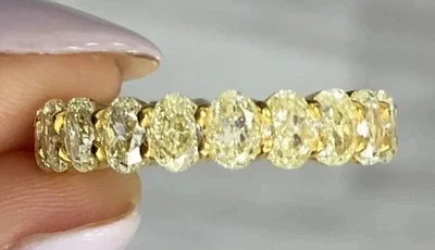 Alianza de boda de diamantes amarillos vivos de lujo cultivada en laboratorio de corte ovalado de 3,20 quilates de oro de 14 k Foto 1 de 4