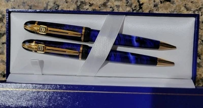 Juego de bolígrafos y bolígrafos Waterman mármol azul y dorado logotipo Chevron Foto 1 de 2