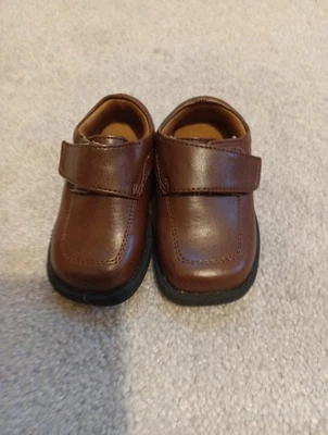 Sapatos sociais Teeny Tiny Baby Boys marrom tamanho 3 - Imagem 1 de 4