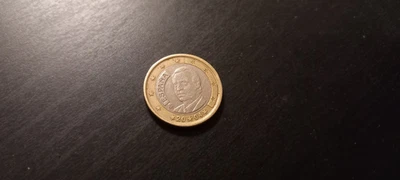 Spain 2004 -  King Juan Carlos I 1 Euro Coin in Fine Condition - Image 1 of 4