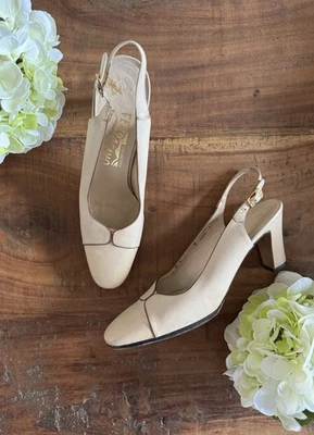 Vintage 90s Salvatore Ferragamo Bone Ivory White  Heel Shoes Italy Leather SZ 7 - Image 1 of 4