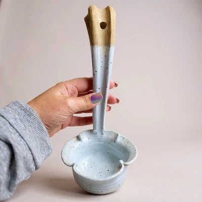 Precioso cucharón de cerámica de arte de estudio firmado por Bill Tyner de colección esmaltado Foto 1 de 4