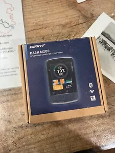 Giant Dash M200 GPS Cycling Computer - Picture 1 of 3