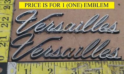 (1) LINCOLN VERSAILLES CIRCA '78 METAL EMBLEM D74B 5442550 AA {5737) - Image 1 of 4