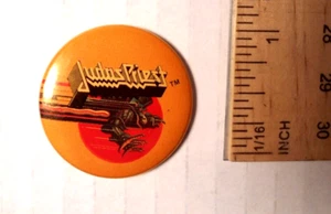 JUDAS PRIEST Banda de Metal Pin De Colección Años 80 Original Pinback Botón 1982 - Imagen 1 de 6