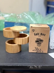 Triple Salero 3 Niveles Bambú Sal, Pimienta Caja de Almacenamiento con Tapas Giratorias Magnéticas - Imagen 1 de 12