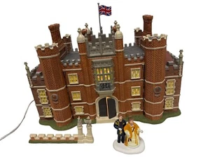 Departamento 56 Hampton Court Dickens Village con figura de Victoria y Albert *puerta faltante - Imagen 1 de 23