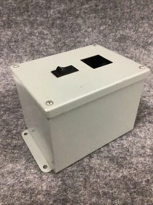 Gabinete para equipos industriales tipo 12 y 13 B-Line LR-78446 Foto 1 de 4