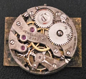 F QUE WELTA 15J 2ADJ SWISS WATCH MOVEMENT (BALANCE RUNS WITH ROTATION) LOT.125 - Picture 1 of 3