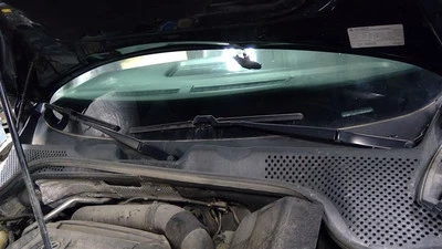 Juego de 2 brazos limpiaparabrisas delanteros derecho e izquierdo VW Beetle HTBK 2015 15 95716 Foto 1 de 4