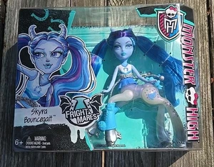 Monster High Fright Mares, 2015, Skyra Bouncegait OVP Blue Horns  - Bild 1 von 9