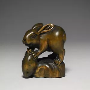 Estatua japonesa hecha a mano de madera Netsuke coleccionable Netuke conejo Ojime Envío Gratuito - Imagen 1 de 9