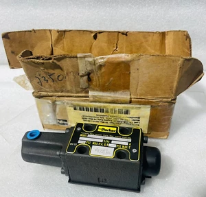 Parker D1VA001BN Hydraulic Directional Control Valve - Picture 1 of 9