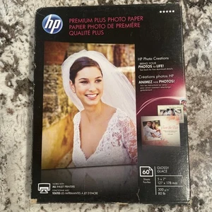 Papier fotograficzny HP Premium Plus 80 funtów błyszczący 5 x 7 60 arkuszy CR669A, zapieczętowany NOWY! - Zdjęcie 1 z 2