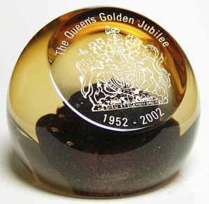 Caithness Golden Jubilee Collection Royal Arms Paperweight - Boxed 4037188 - Picture 1 of 1
