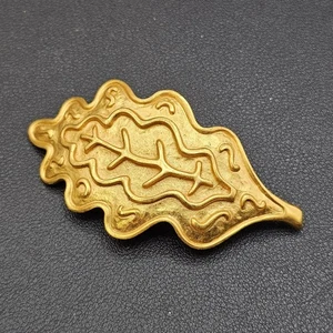 Broche Hoja Inés de la Fressange 2006 Tono Dorado Texturizado Firmado - Imagen 1 de 9