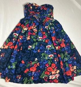 Anthropologie HD in Paris mehrfarbiges trägerloses Cordkleid mit Blumenmuster Größe 0. - Bild 1 von 6