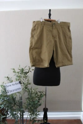 QQ 17) SIZE 33 VOLCOM BEIGE CHINO SHORTS MENS - Image 1 of 4