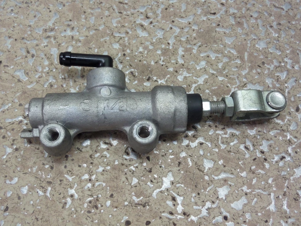 Kawasaki Ninja Ex500R 2009 cilindro maestro de freno trasero Foto 1 de 1