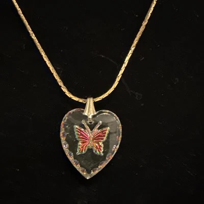 Colgante Corazón Cristal Vintage con Cadena Oro 18", Collar Mariposa Tallada 20MM Foto 1 de 4