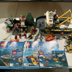 LEGO City Deep Sea Exploration Vessel 60095 near Complete w/ Manuals & Minifigs
