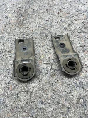 Juego de bujes de soporte de montaje de radiador superior Lincoln Town Car 1998-2002 OEM Foto 1 de 4